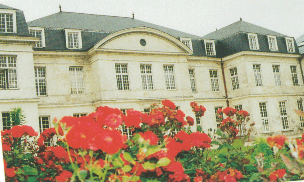 L'ancien château de Vaujours devenu le lycée privé Fenelon